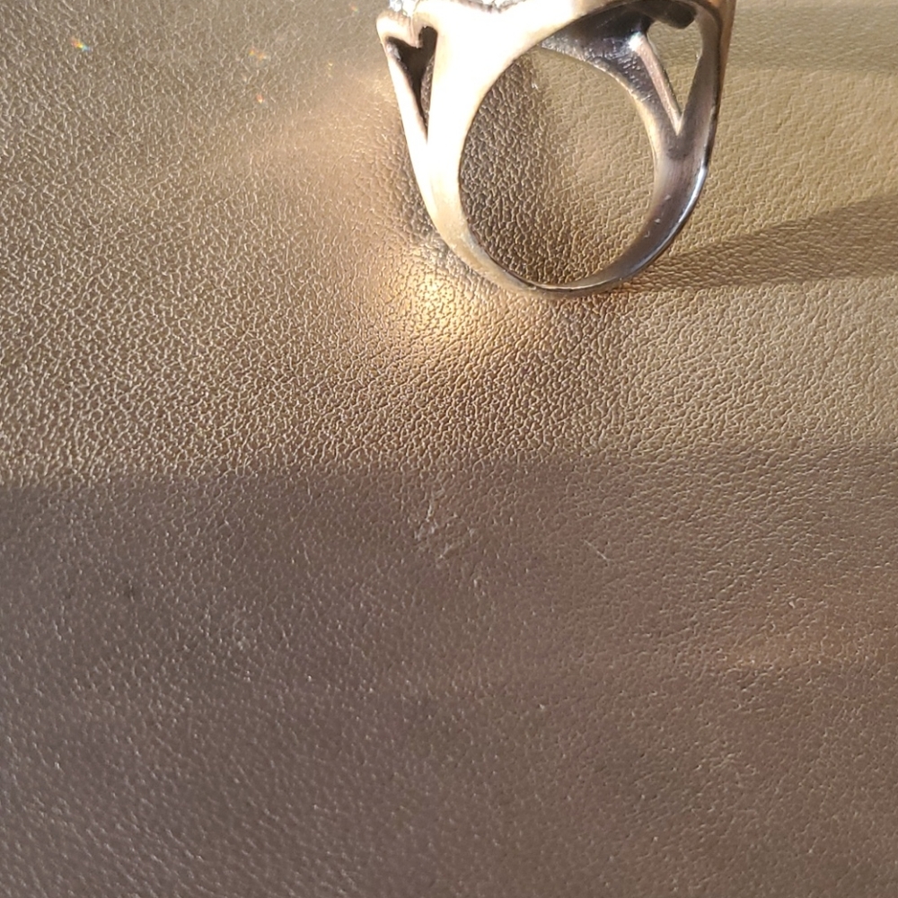 Ring - Picture 3 of 3